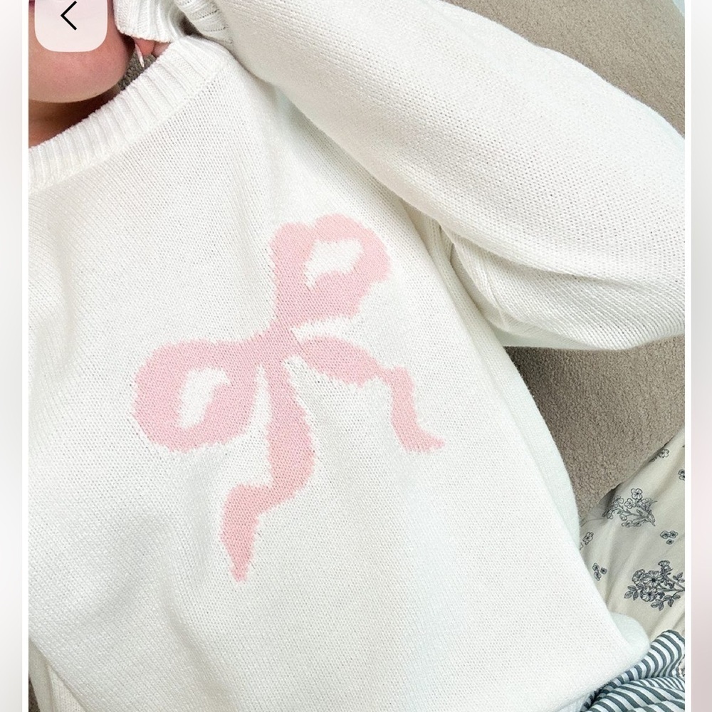 Hollister Women’s Bow Sweater!